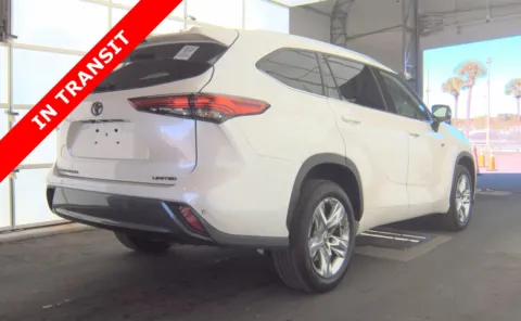 More photos of 2021 Toyota Highlander Limited at Auto Boutique Florida, FL