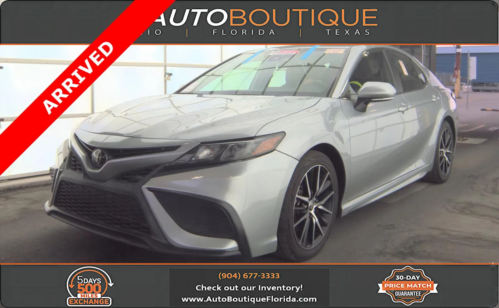 2022 Toyota Camry SE's photo