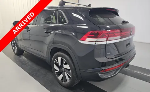 More photos of 2024 Volkswagen Atlas Cross Sport 2.0T SE w/Technology at Auto Boutique Florida, FL