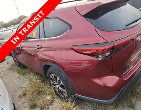 More photos of 2020 Toyota Highlander XLE at Auto Boutique Florida, FL