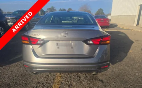 More photos of 2023 Nissan Altima 2.5 SL at Auto Boutique Florida, FL