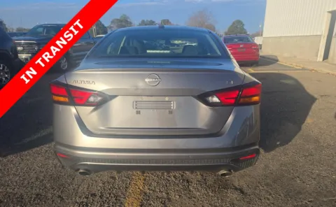 More photos of 2023 Nissan Altima 2.5 SL at Auto Boutique Florida, FL