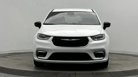 Photos of 2025 Chrysler Pacifica Select for sale in Jacksonville, FL at Auto Boutique Florida