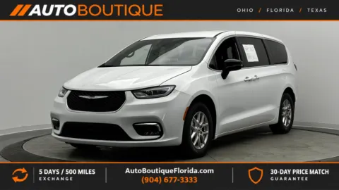 White 2025 Chrysler Pacifica Select for sale in Jacksonville, FL