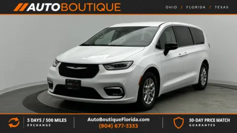 White 2024 Chrysler Pacifica Touring L for sale in Jacksonville, FL