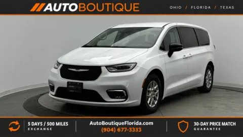 White 2024 Chrysler Pacifica Touring L for sale in Jacksonville, FL