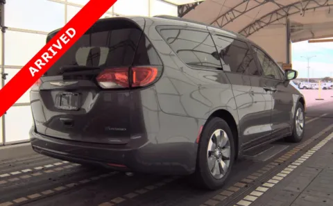 More photos of 2018 Chrysler Pacifica Hybrid Touring L at Auto Boutique Florida, FL