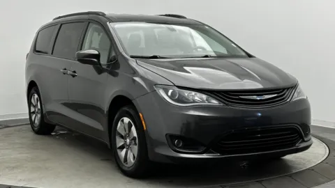 Another view of 2018 Chrysler Pacifica Hybrid Touring L for sale in Jacksonville, FL at Auto Boutique Florida