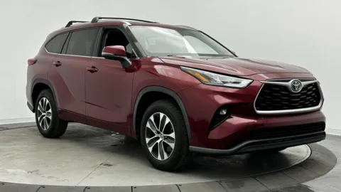 Another view of 2020 Toyota Highlander XLE for sale in Jacksonville, FL at Auto Boutique Florida
