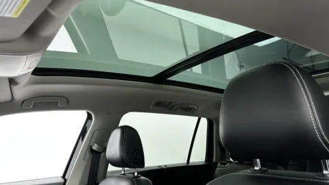 More photos of 2021 Volkswagen Atlas 3.6L V6 SE w/Technology R-Line at Auto Boutique Florida, FL