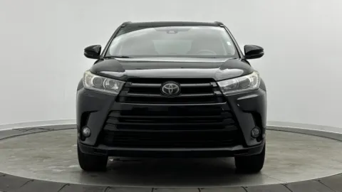 Photos of 2017 Toyota Highlander SE for sale in Jacksonville, FL at Auto Boutique Florida