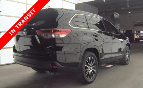 More photos of 2017 Toyota Highlander SE at Auto Boutique Florida, FL
