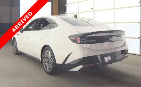 More photos of 2024 Hyundai Sonata Hybrid SEL at Auto Boutique Florida, FL