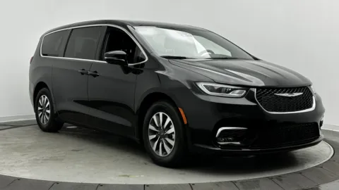 Another view of 2025 Chrysler Pacifica Hybrid Select for sale in Jacksonville, FL at Auto Boutique Florida