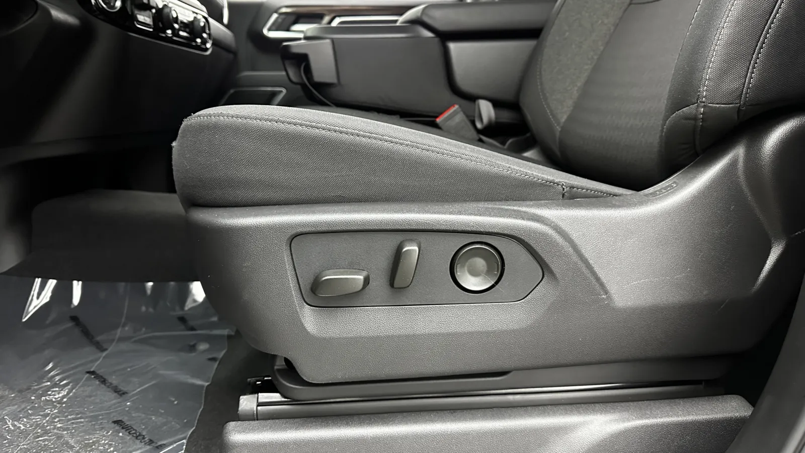 Chevrolet Silverado photo 12