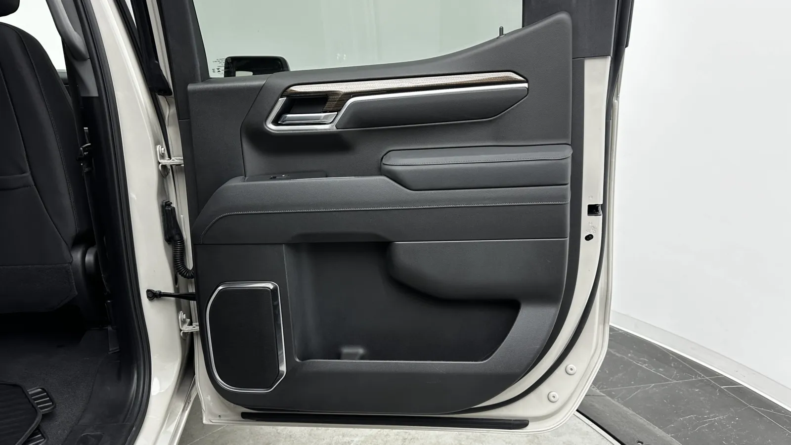 Chevrolet Silverado photo 28