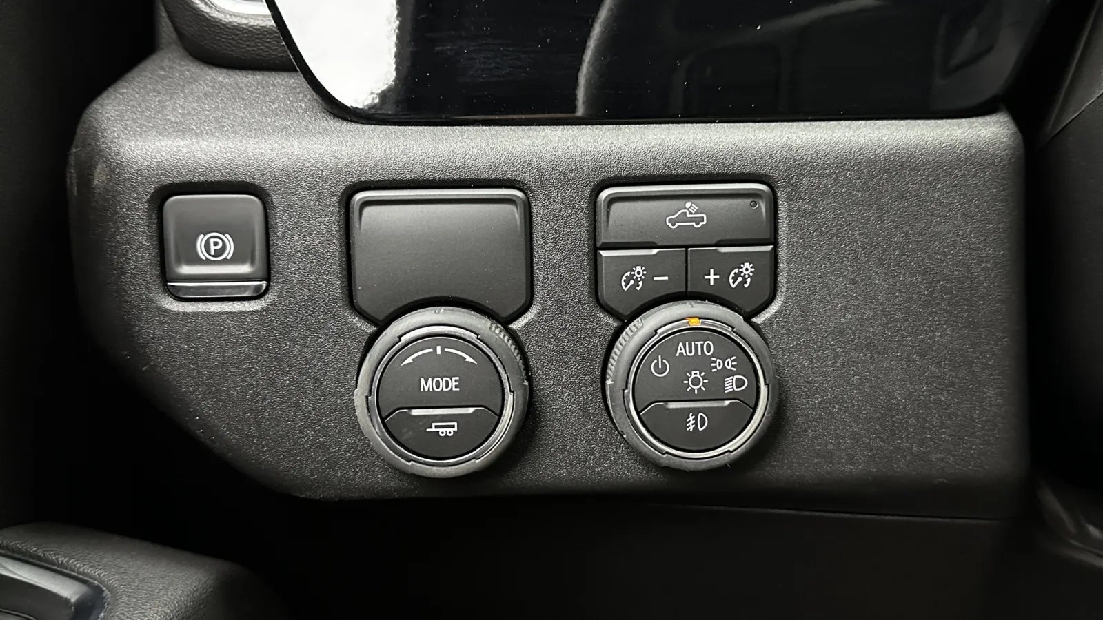 Chevrolet Silverado photo 18