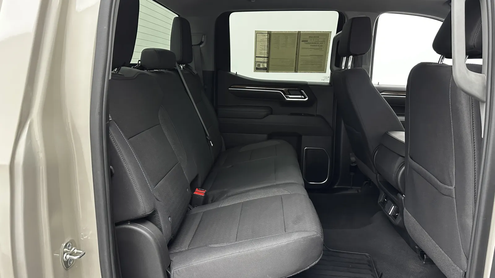 Chevrolet Silverado photo 29