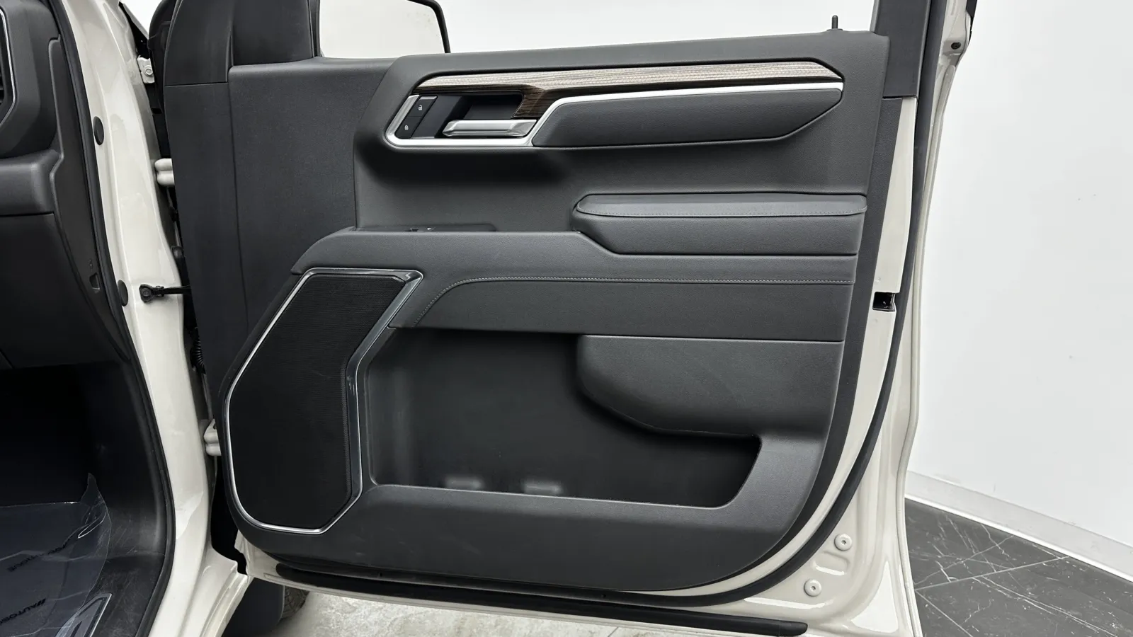 Chevrolet Silverado photo 30
