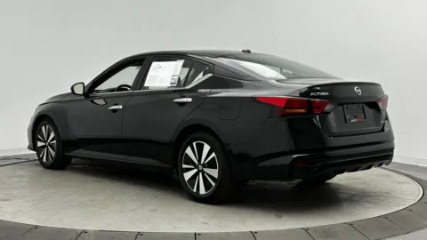 More photos of 2022 Nissan Altima 2.5 SV at Auto Boutique Florida, FL