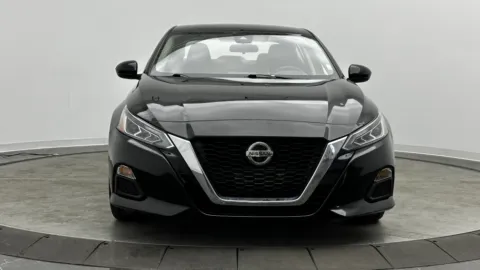 Photos of 2022 Nissan Altima 2.5 SV for sale in Jacksonville, FL at Auto Boutique Florida
