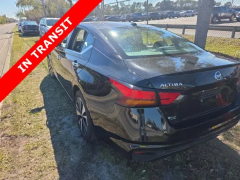 More photos of 2022 Nissan Altima 2.5 SV at Auto Boutique Florida, FL