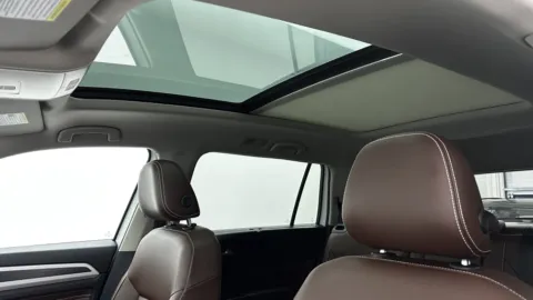 More photos of 2023 Volkswagen Atlas 3.6L V6 SE w/Technology at Auto Boutique Florida, FL