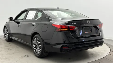 More photos of 2023 Nissan Altima 2.5 SV at Auto Boutique Florida, FL