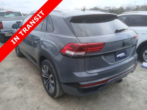 More photos of 2021 Volkswagen Atlas Cross Sport 3.6L V6 SE w/Technology R-Line at Auto Boutique Florida, FL