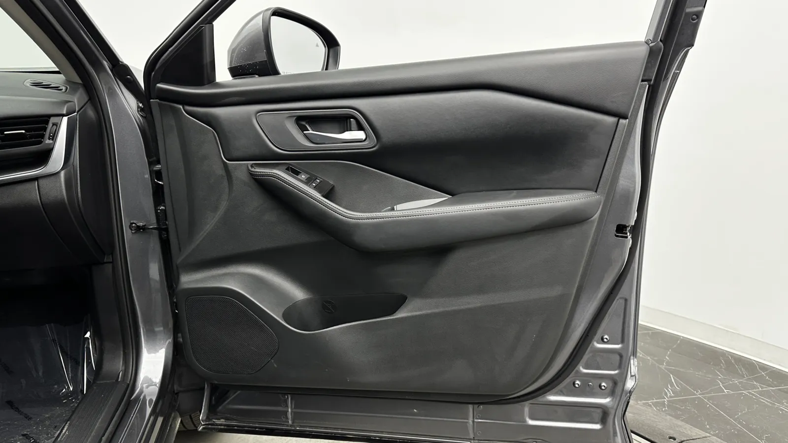 Nissan Rogue photo 32