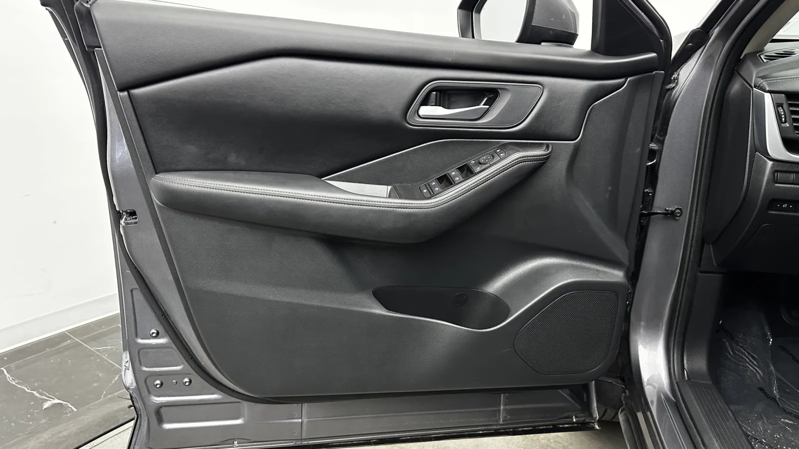 Nissan Rogue photo 9