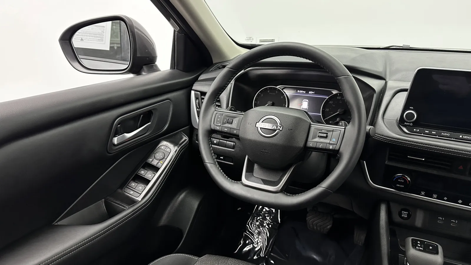 Nissan Rogue photo 25