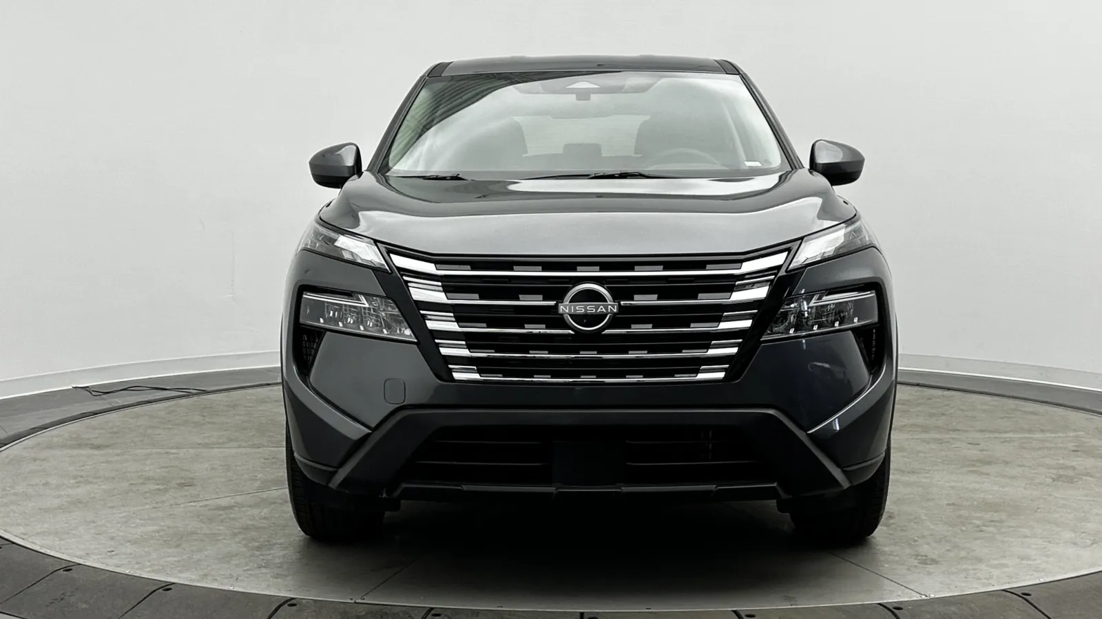 Nissan Rogue photo 2