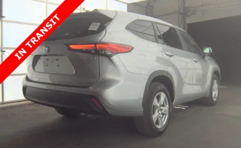 More photos of 2023 Toyota Highlander Hybrid LE at Auto Boutique Florida, FL