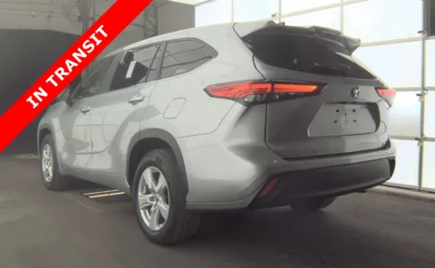 More photos of 2023 Toyota Highlander Hybrid LE at Auto Boutique Florida, FL