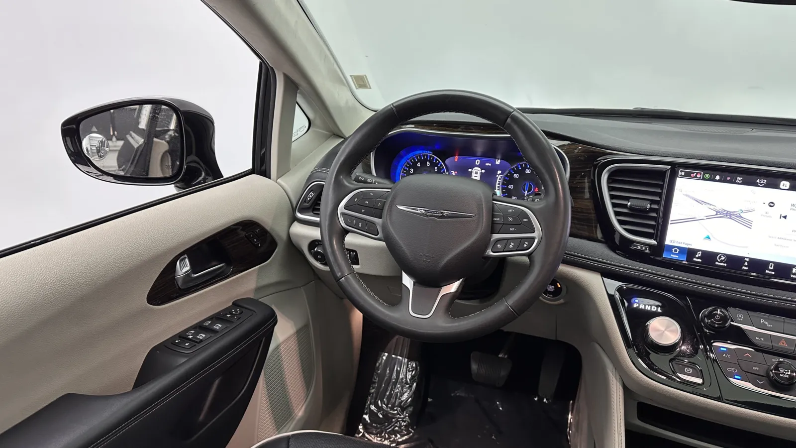Chrysler Pacifica photo 29