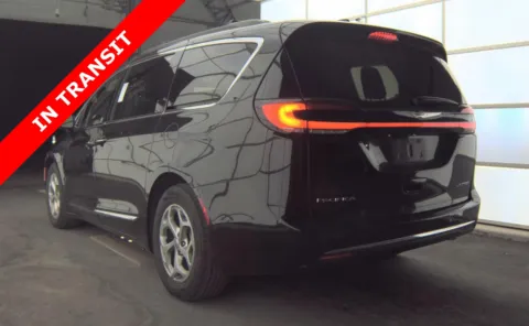 More photos of 2023 Chrysler Pacifica Limited at Auto Boutique Florida, FL