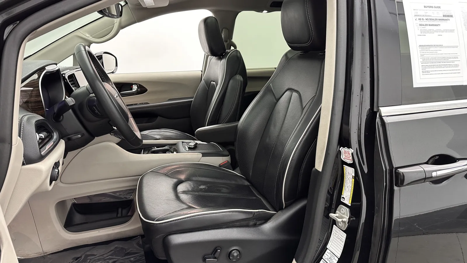 Chrysler Pacifica photo 17