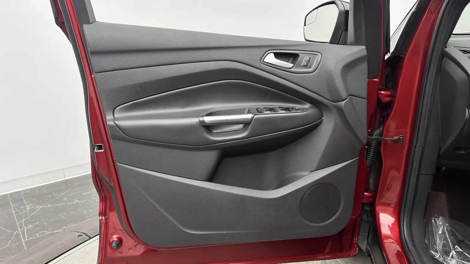 Ford Escape photo 9