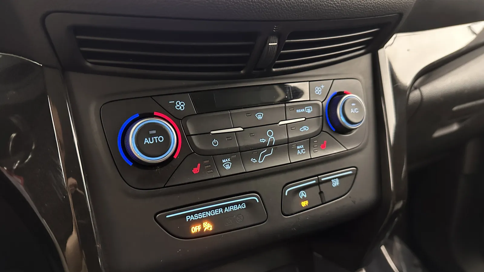 Ford Escape photo 14