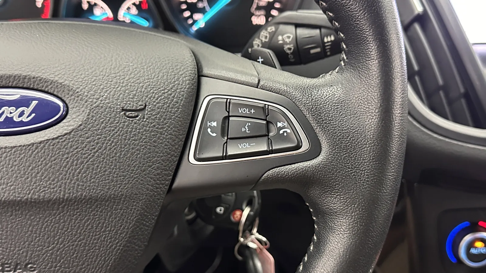 Ford Escape photo 18