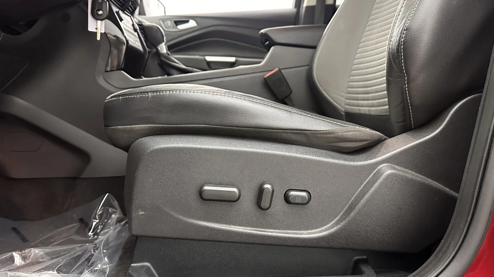 Ford Escape photo 11