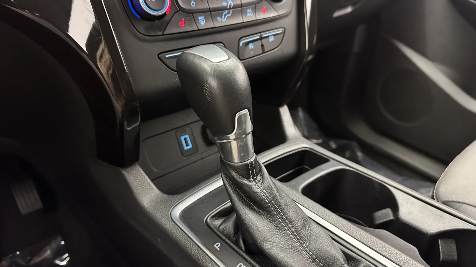 Ford Escape photo 13