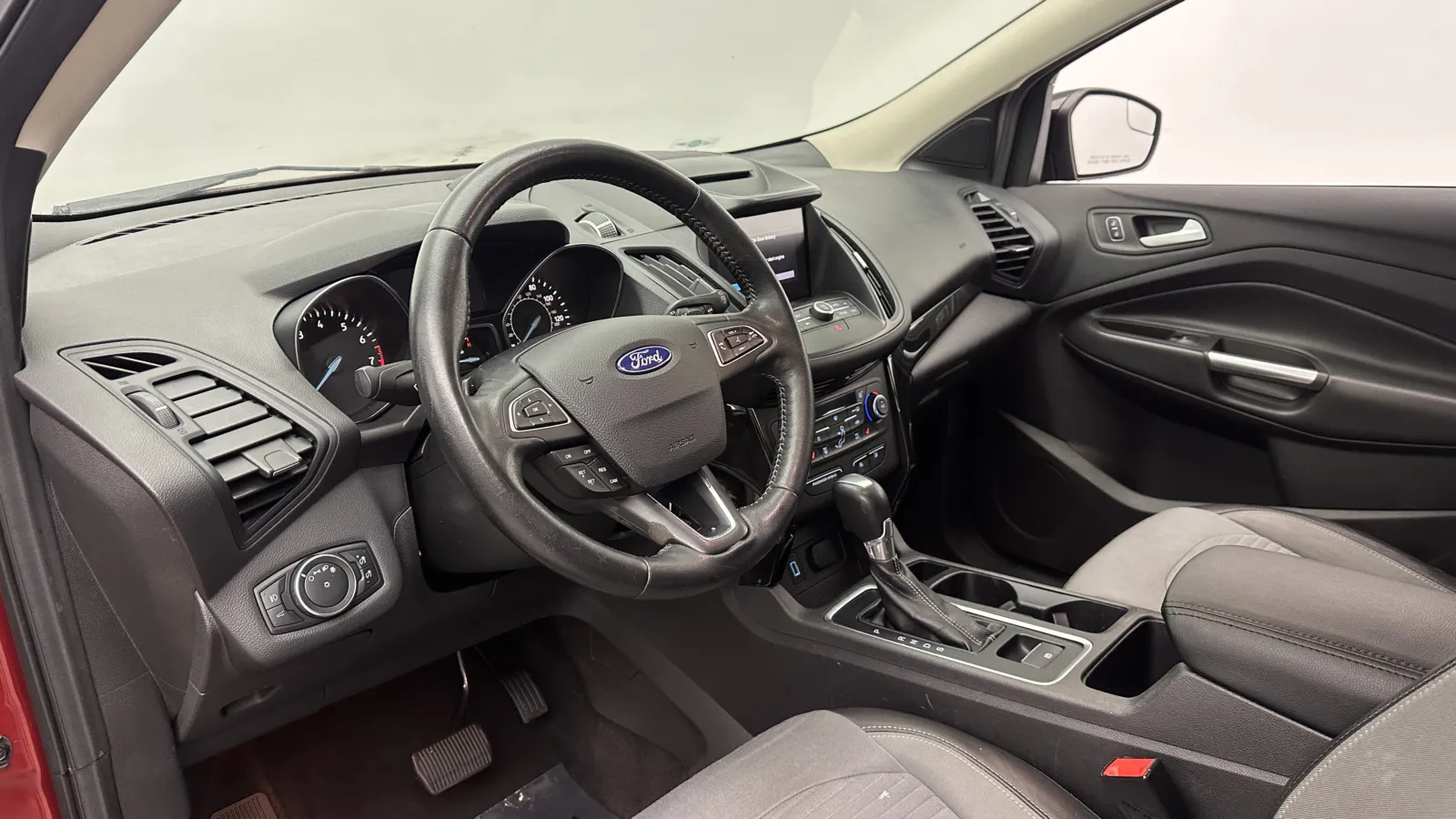 Ford Escape photo 8