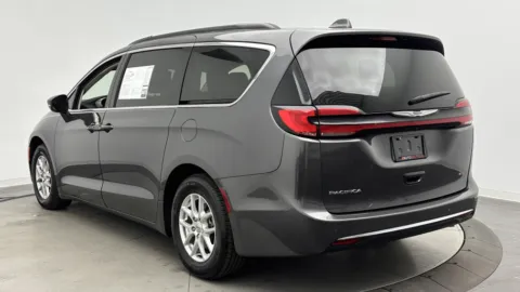 More photos of 2022 Chrysler Pacifica Touring L at Auto Boutique Florida, FL