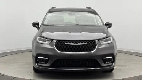 Photos of 2022 Chrysler Pacifica Touring L for sale in Jacksonville, FL at Auto Boutique Florida