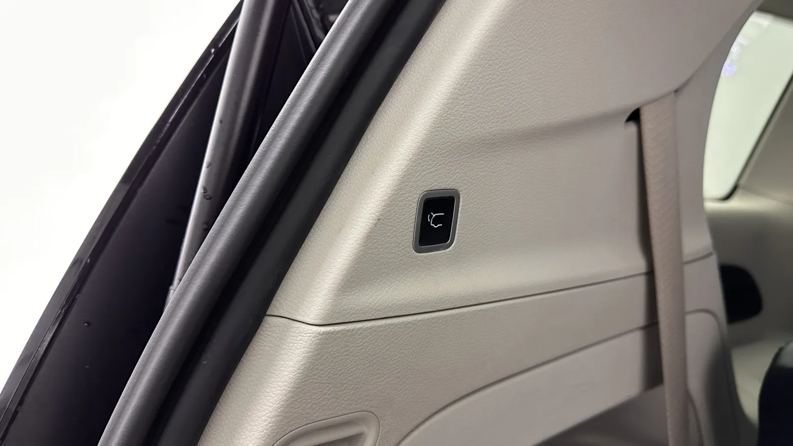 Chrysler Pacifica photo 28
