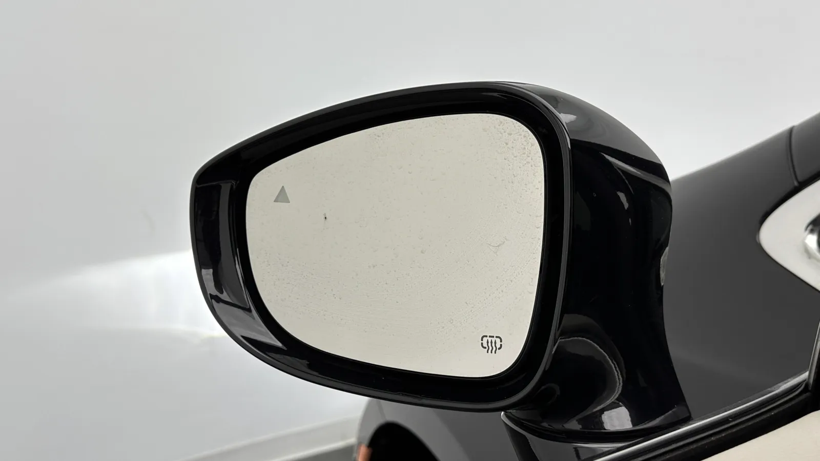 Chrysler Pacifica photo 11