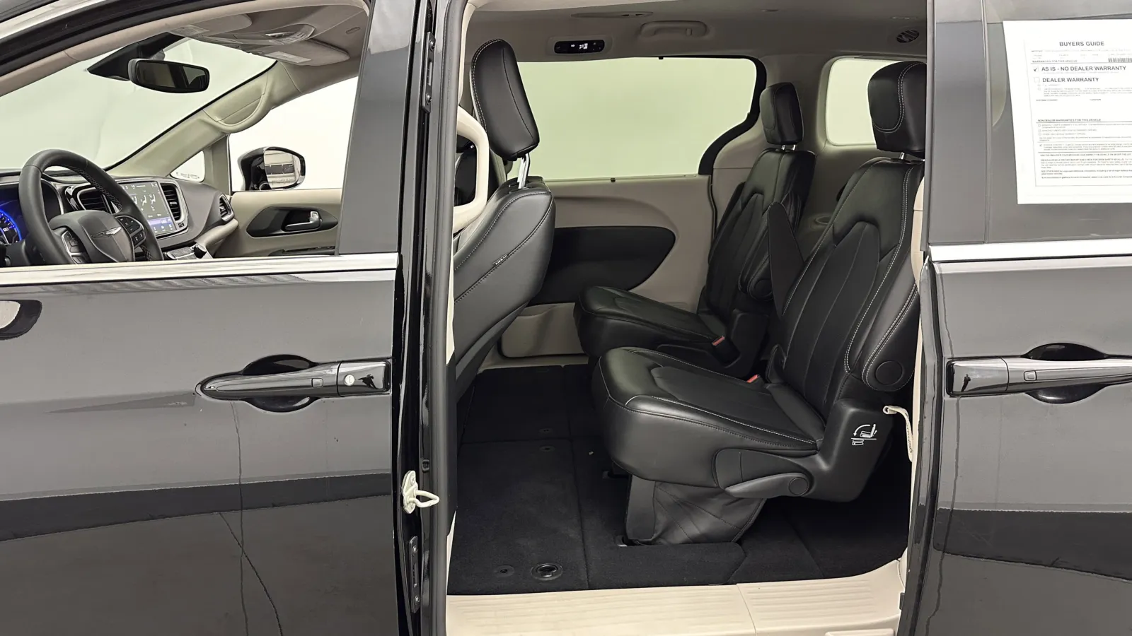 Chrysler Pacifica photo 20