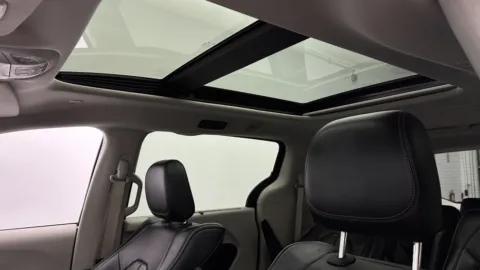 More photos of 2017 Chrysler Pacifica Limited at Auto Boutique Florida, FL